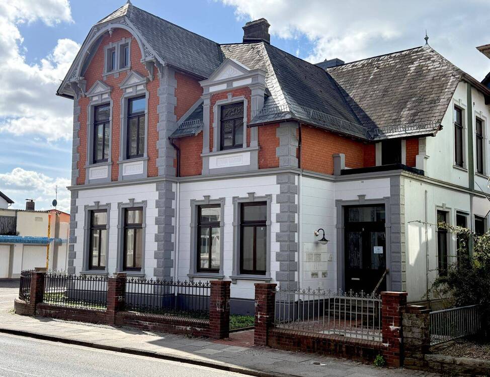 Thumbnail-Ein Zuhause mit Geschichte – Einzigartiges Baudenkmal im Herzen von Brake