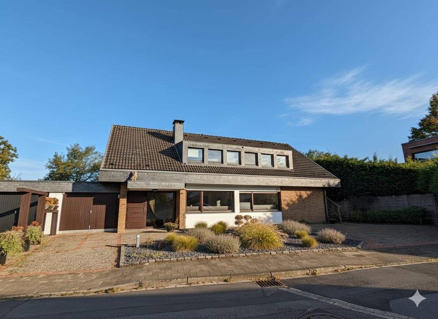 Thumbnail-Großzügiges, vielseitig nutzbares Haus in traumhafter Lage und unverbaubarem Blick in Leichlingen