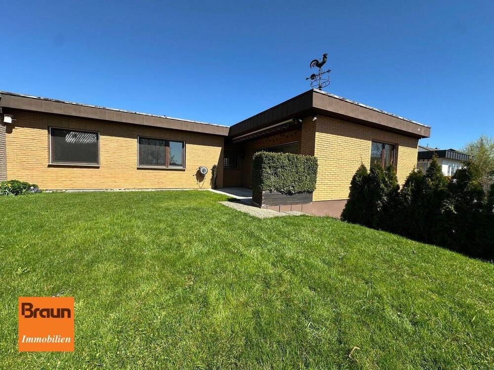 Thumbnail-1-2 Familienwohnhaus im Bungalow-Stil, VS- Schwenningen, Wohngebiet Deutenberg