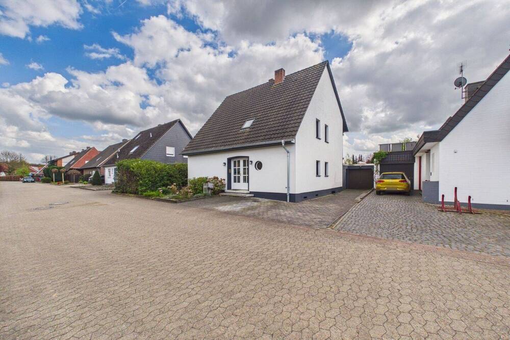Thumbnail-Charmantes Einfamilienhaus mit großem Grundstück, moderner Ausstattung und flex. Nutzungspotenzial