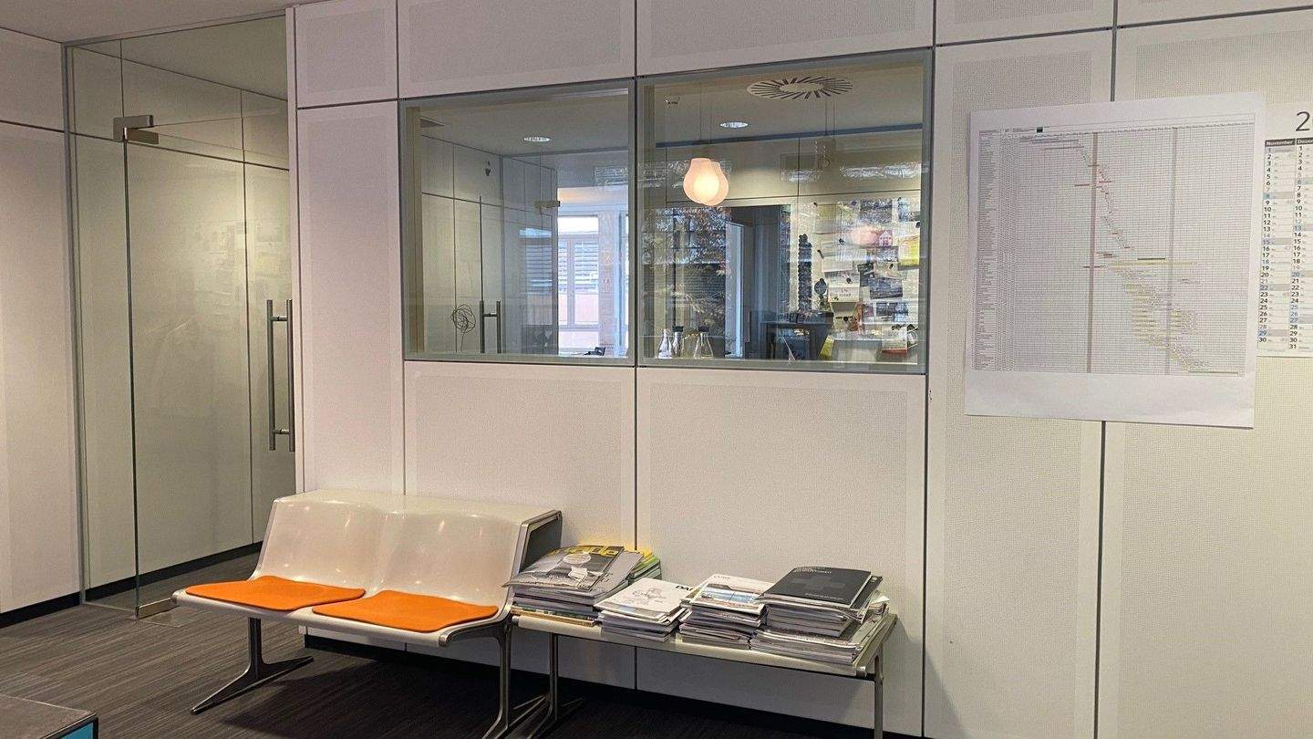 Thumbnail-Zentrales, helles Büro für 2-4 Personen in Stuttgart - flexibel verfügbar