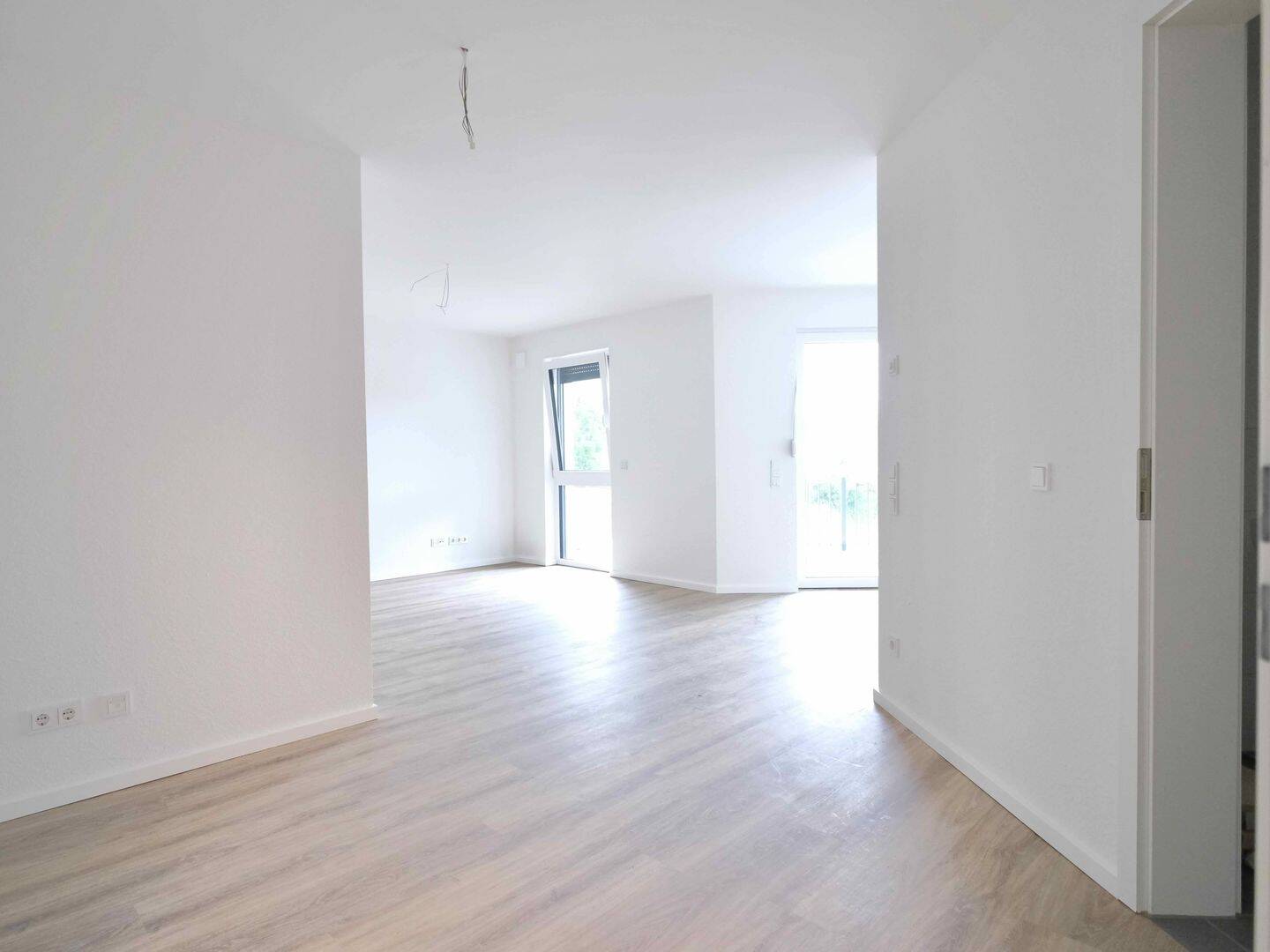 Thumbnail-Erstbezug: Moderne barrierefreie 3-Zimmer-Wohnung im 1. Obergeschoss mit Balkon