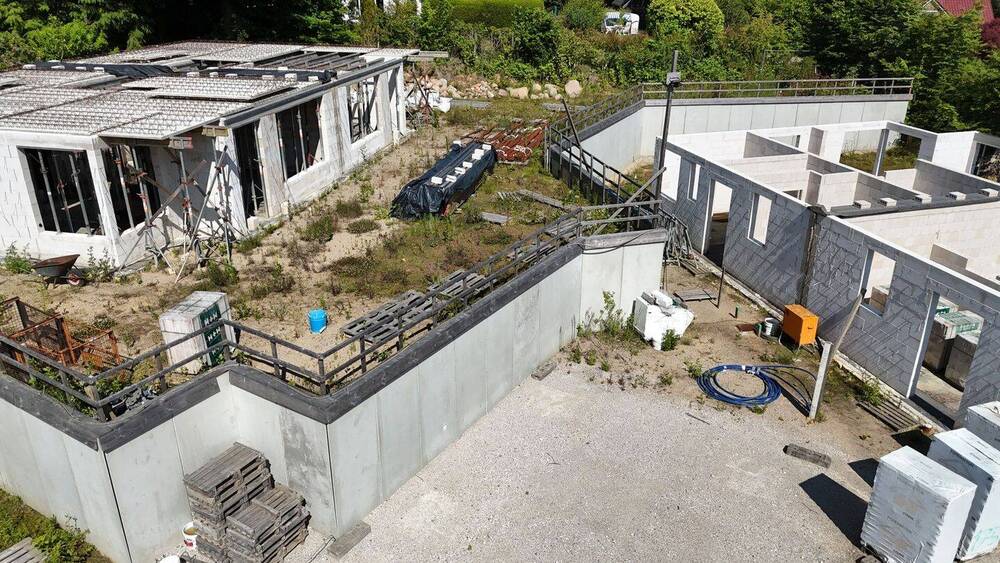 Thumbnail-Baugrundstück mit 2 Doppelhäusern im Rohbau