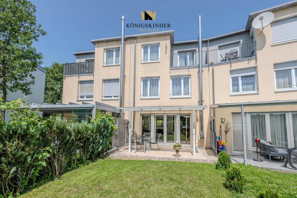 Hausansicht von Süden – Terrasse und Garten im Blick