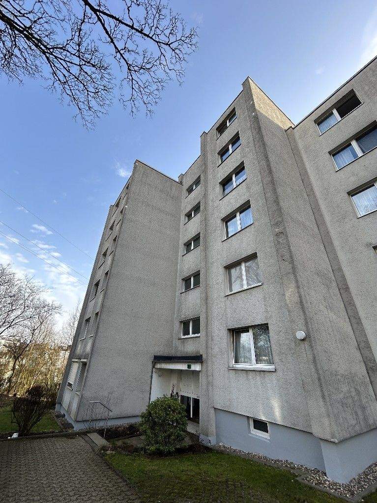 Thumbnail-WOHNEN MIT AUSBLICK: 3- ZIMMER- WOHNUNG MIT LOGGIA UND AUFZUG IN WUPPERTAL