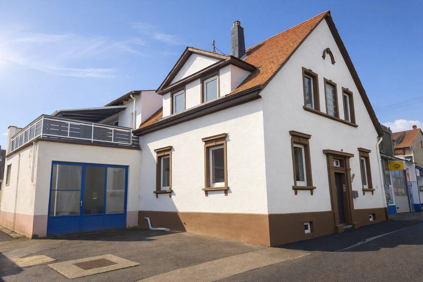 Thumbnail-Komplett renoviertes Wohnhaus mit zwei großzügigen Terrassen, Wellnessbereich und Sauna