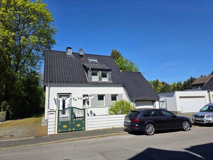 Thumbnail-Freistehendes, modernes Einfamilienhaus mit großem Grundstück in beliebter Lage von Mülheim Styrum Grenze OB-Alstaden