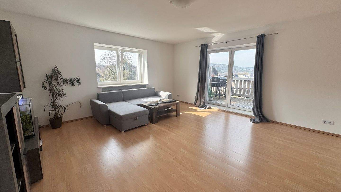 Thumbnail-Berching-OT Pollanten ! Helle geräumige 3-ZW, 94 m², im 1.OG, großer Balkon