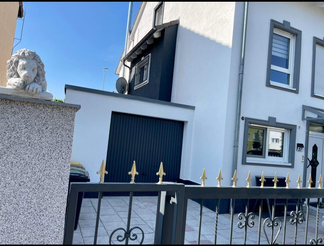 Thumbnail-Frankfurt | Exklusives Einfamilienhaus mit Sauna, Kamin & Wintergarten – Privat