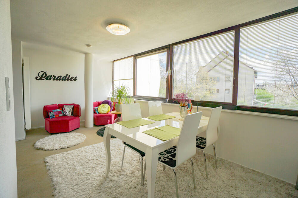 Thumbnail-Gemütliche 2-Zimmer-Wohnung mit großem, lichtdurchfluteten Wintergarten