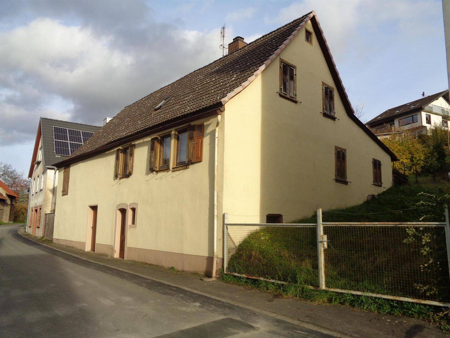 Thumbnail-Homburg: kleines Häuschen mit Nebenflächen für Bastler!
