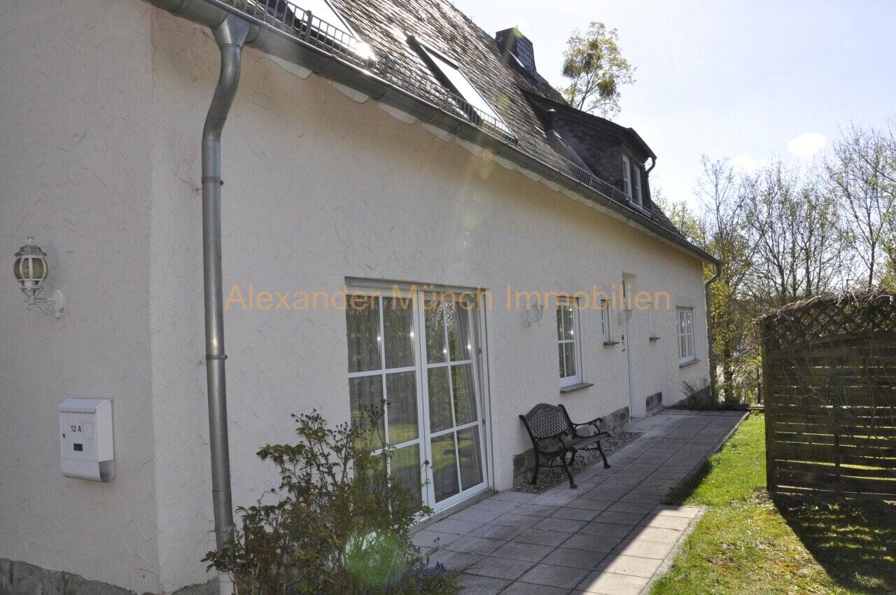 Thumbnail-Großzügiges 8-Zimmer-Einfamilienhaus mit Lagegrundstück in Idstein-Stadt!