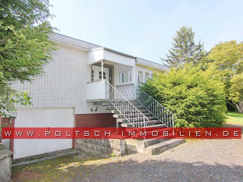 Thumbnail-EFH im Bungalowstil mit Wintergarten, Keller und großem Grundstück in ruhiger Siedlungslage