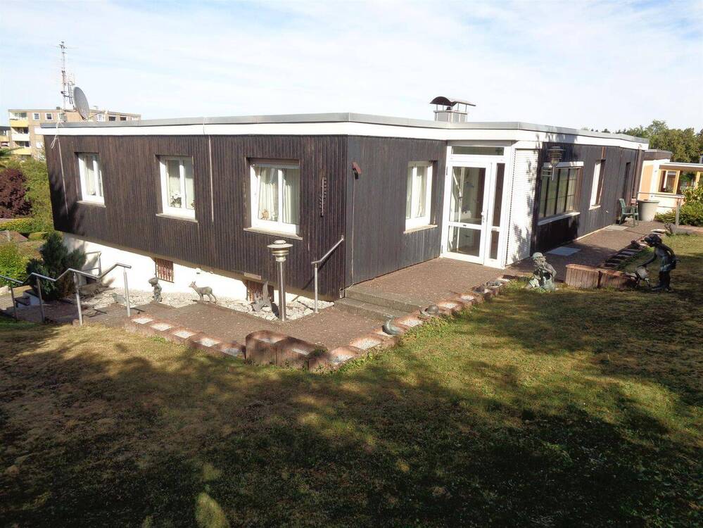 Thumbnail-NEUER PREIS! Wertheim- Wartberg mit Fernblick: gepflegter Bungalow mit drei Garagen