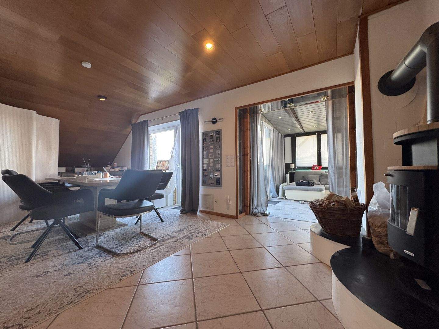 Thumbnail-Ihr neues IMMOBILIEN QUARTIER: Großzügige 4,5-Zimmer Wohnung in Steinhude mit Kamin & Wintergarten