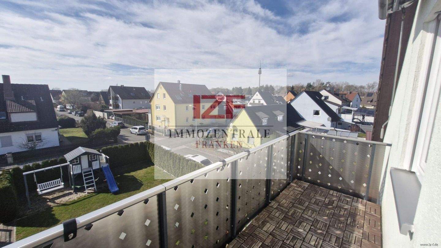 Thumbnail-Geräumige 2,5-Zimmer-Dachgeschosswohnung in der Werderau - Ideal für Singles oder Paare