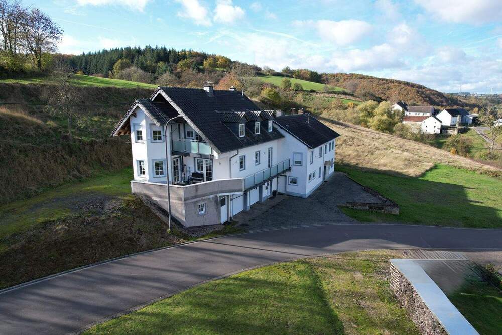 Thumbnail-Familienfreundliches, modernisiertes Haus, auf großem Grundstück, in Niederpierscheid