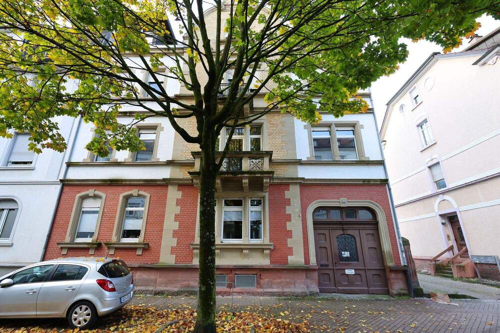 Thumbnail-WG Wohnen in Offenburg Ost - 5 Zimmer Altbauwohnung sofort verfügbar