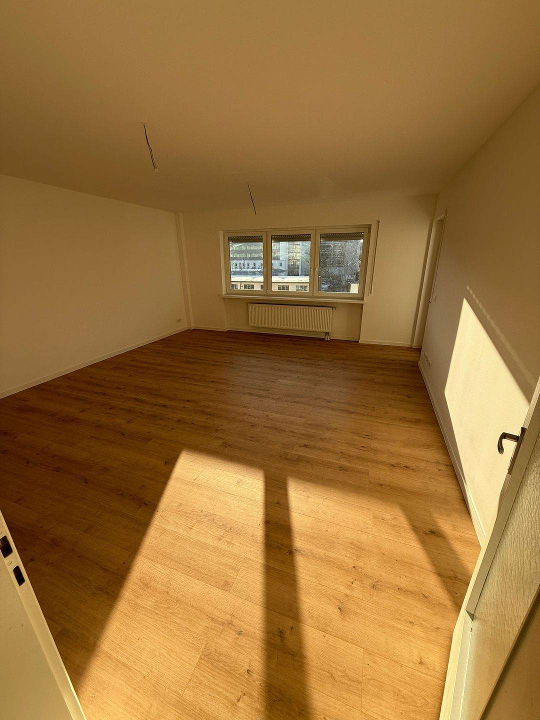 Thumbnail-Top-Lage:Sanierte 3-ZI-ETW mit Balkon und Carport! Provisionsfrei!