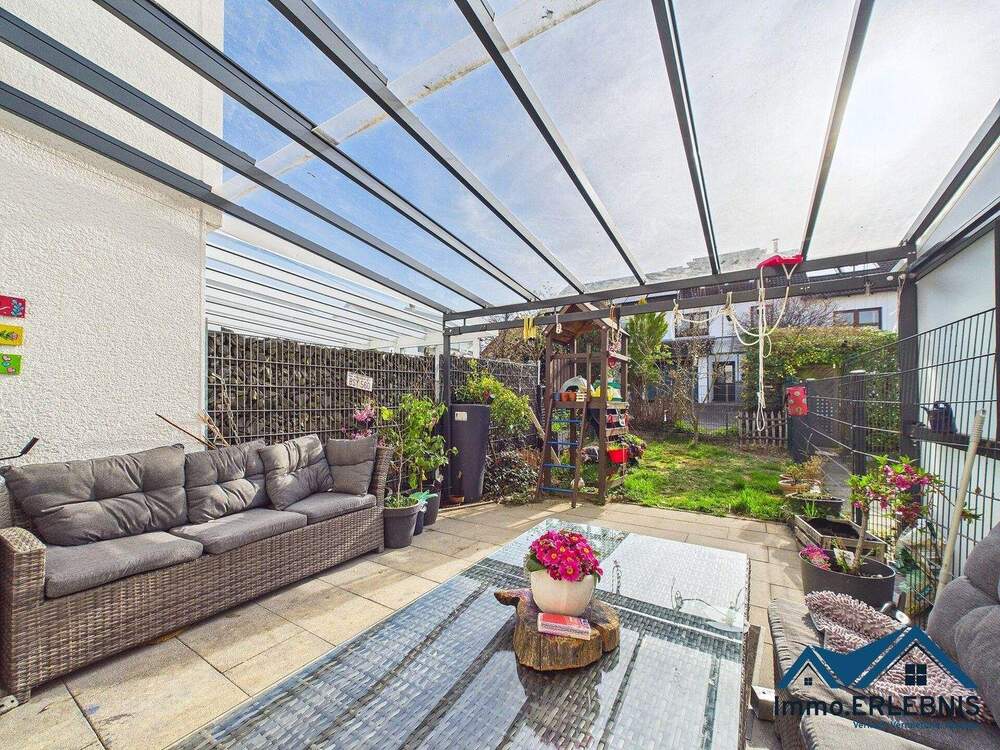 Thumbnail-Stilvolles RMH in Top-Halbhöhenlage in KirchheimTeck - Garten, Terrasse, Garage, & Energieklasse B!