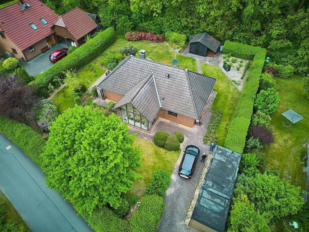 Thumbnail-Wohnen am Waldrand und mitten im Dorf - Haus mit Wintergarten und Ausbaureserve in Handeloh