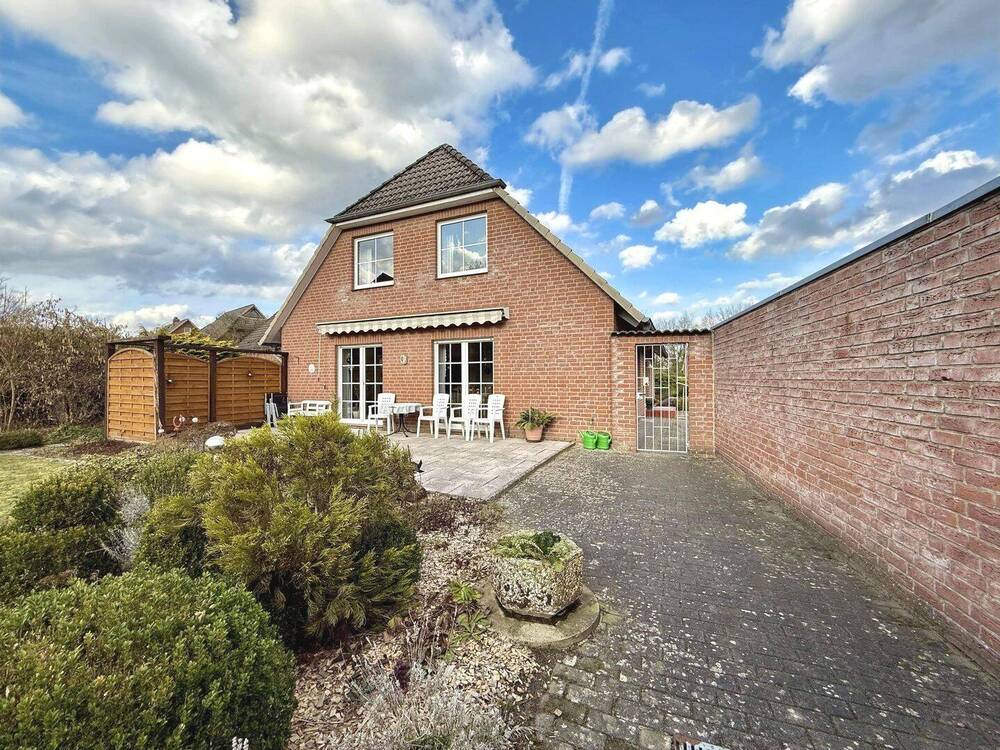 Thumbnail-Raumwunder Ein-Zweifamilienhaus mit Garage & Wohlfühlgarten freistehend in Massivbauweise Uelzen-Westerweyhe