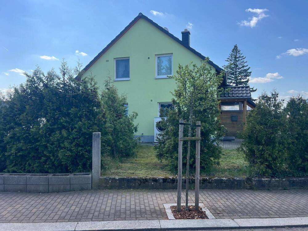 Thumbnail-Freistehendes Einfamilienhaus mit Pool in guter Wohnlage von Rabenau
