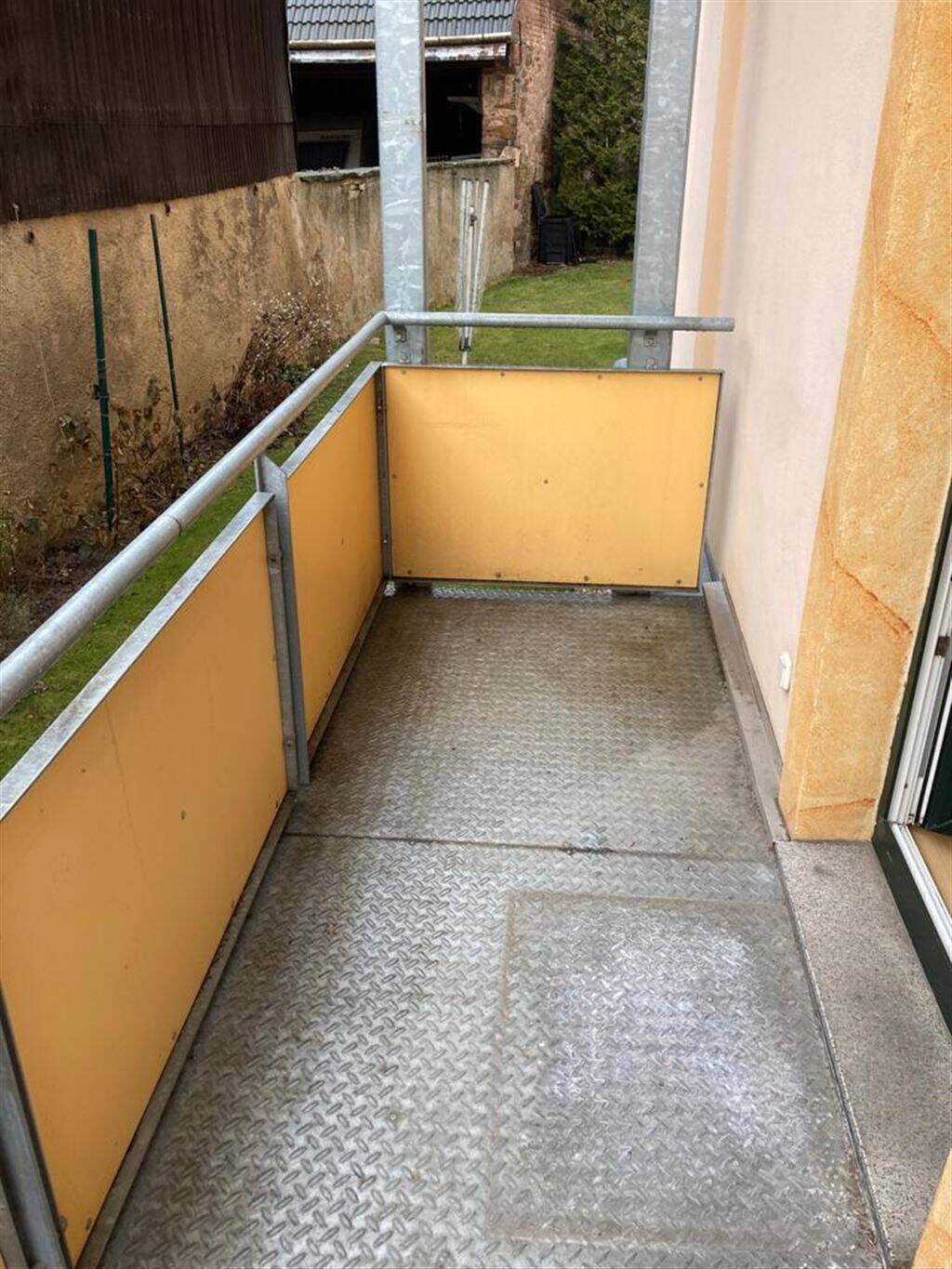 Thumbnail-Großzügige 3-Zi. mit Lam., 2xBlk., Carport, Stellplatz und offener Küche in guter Lage!