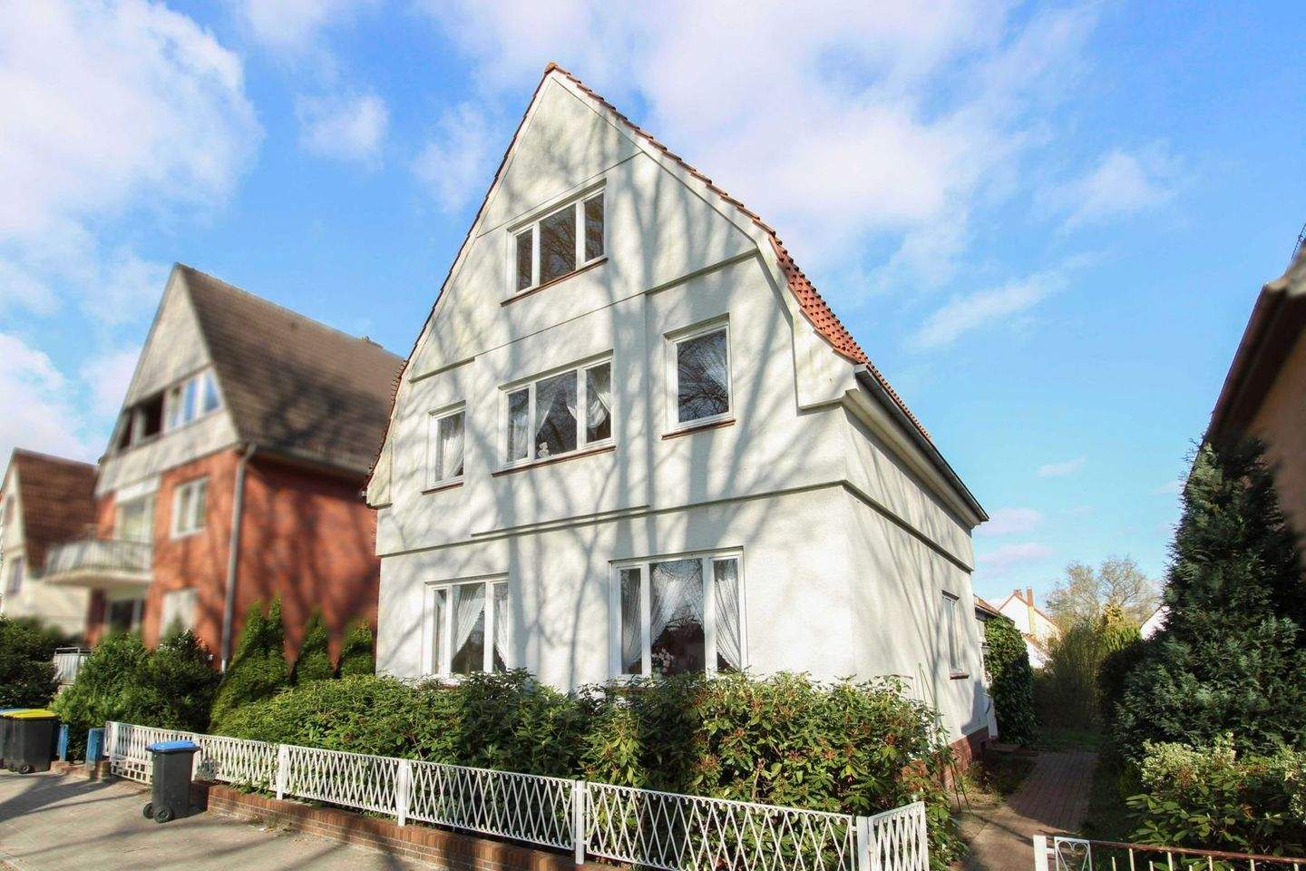 Thumbnail-Willkommen im neuen Familienglück: Einfamilienhaus mit Garten und Garage in Bremen