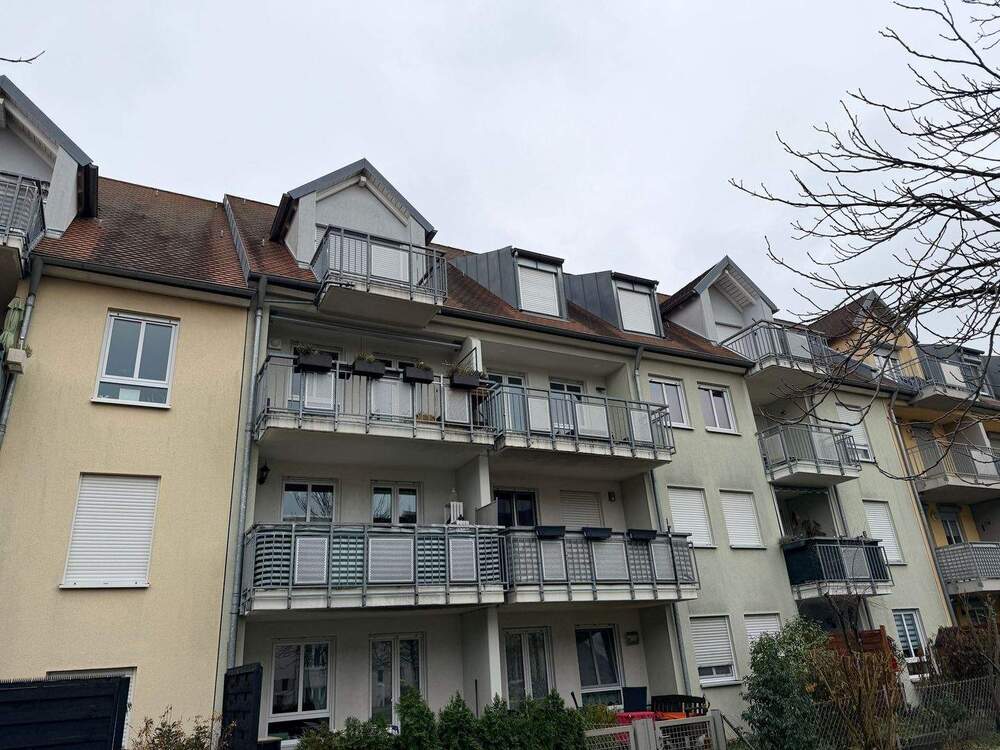 Thumbnail-Moderne Wohnung mit Balkon in Roth (91154) nach Renovierung mit Tiefgaragenstellplatz