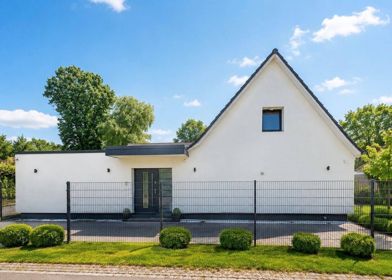 Thumbnail-Exklusive Doppelhaushälfte in Hamburg-Lurup | ca. 640 m² Grundstück | 3 Bäder | Hochwertig saniert