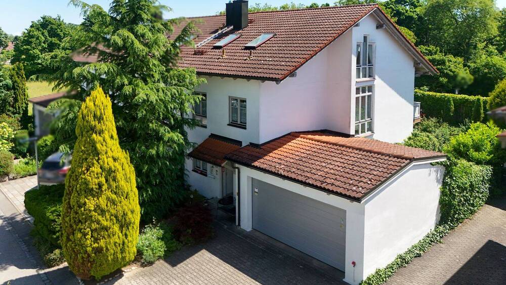 Thumbnail-Reiheneckhaus mit Garten, Ausbaureserve im Dachgeschoss und Doppelgarage - sofort verfügbar