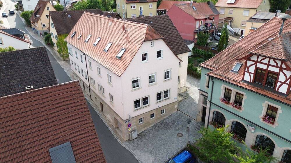 Thumbnail-Mehrfamilienhaus mit vier Wohnungen und Lager in Wilhelmsdorf bei Emskirchen