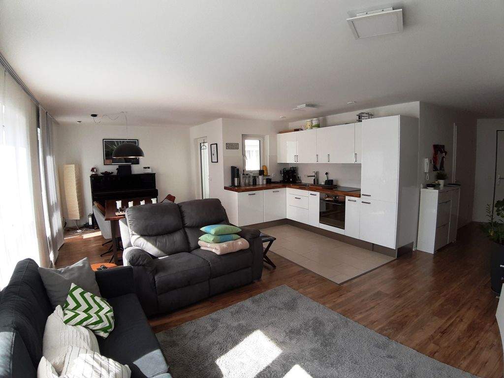 Thumbnail-Voll möblierte, moderne 2 12 Zimmer-Wohnung mit Aufzug und TG-Platz!