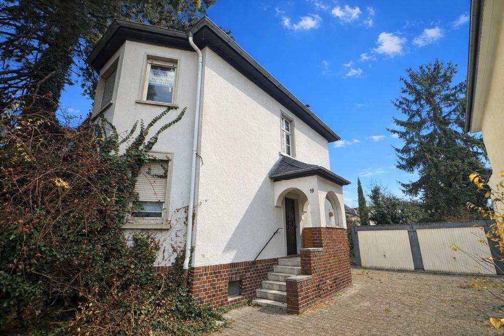 Thumbnail-Sanierungsbedürftiges freist. 1-FH mit viel Potenzial und großem Garten