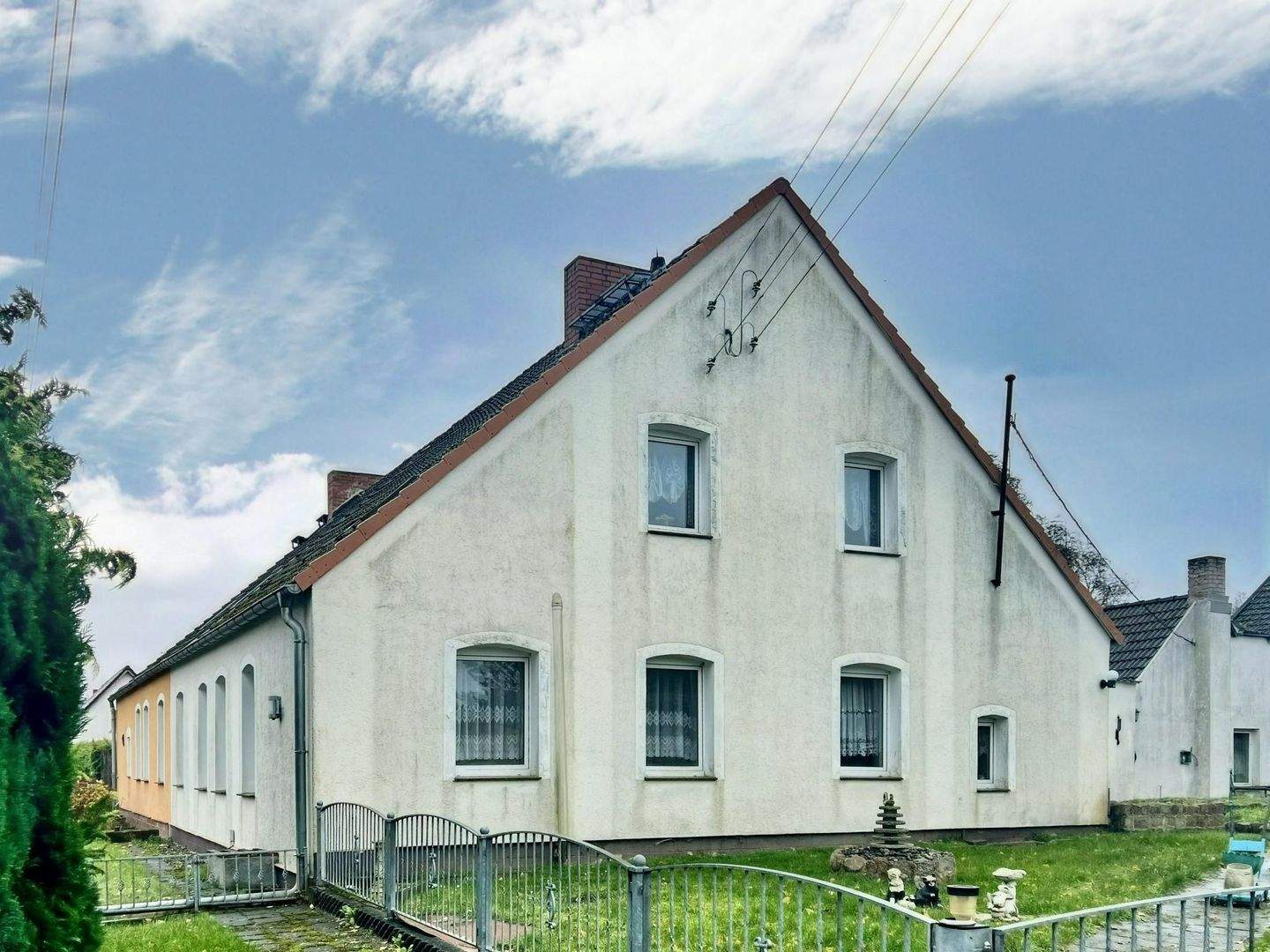 Thumbnail-Ein gemütliches Zuhause mit großem Grundstück!