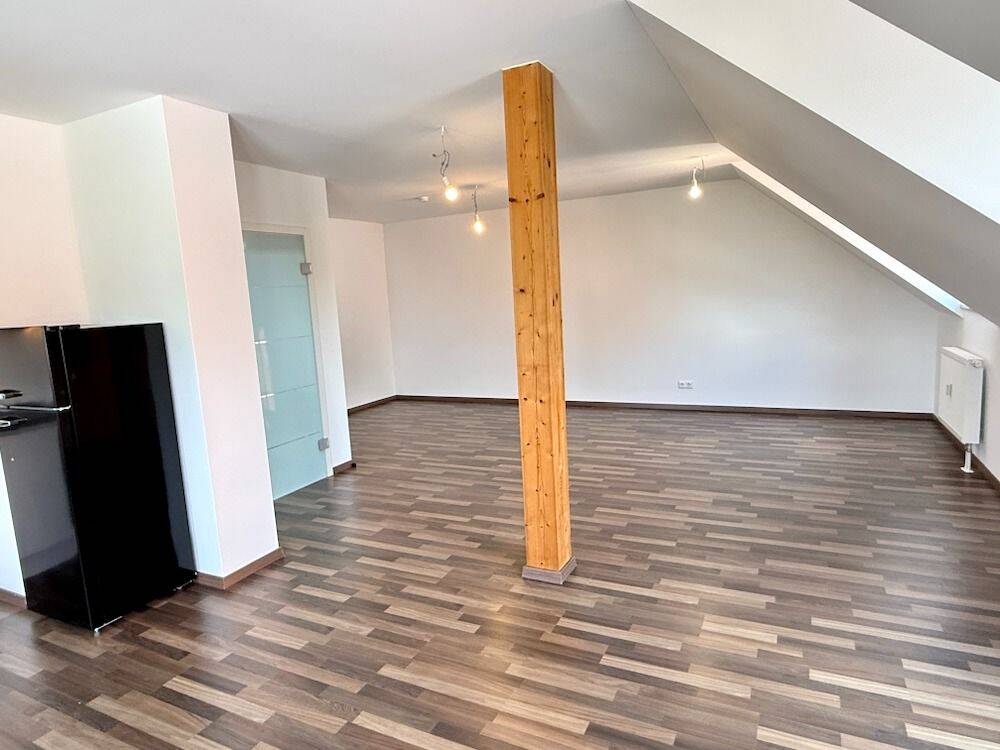Thumbnail-Neu renovierte 3 Zimmer Dachgeschosswohnung mit Balkon