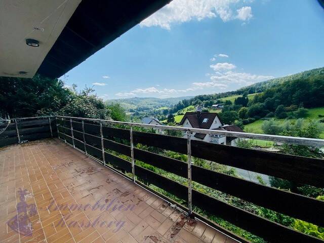 Thumbnail-Einfamilienhaus beeindruckt durch seine unverbaubare Lage und dem herrlichen Fernblick.