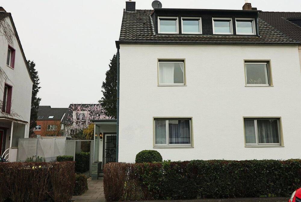 Thumbnail-***** 3-Familienhaus + zusätzlicher Bebauungsmöglichkeit - Erschließung aus Sackgasse*****