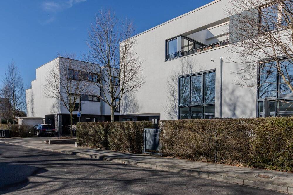 Thumbnail-Wohnen mit Hauscharakter: Erdgeschosswohnung mit Galerie, Garten und Terrassen