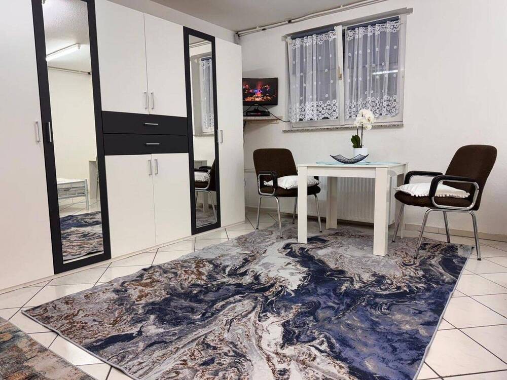 Thumbnail-Modern Apartment mit Küche und Möbel in beste Lage