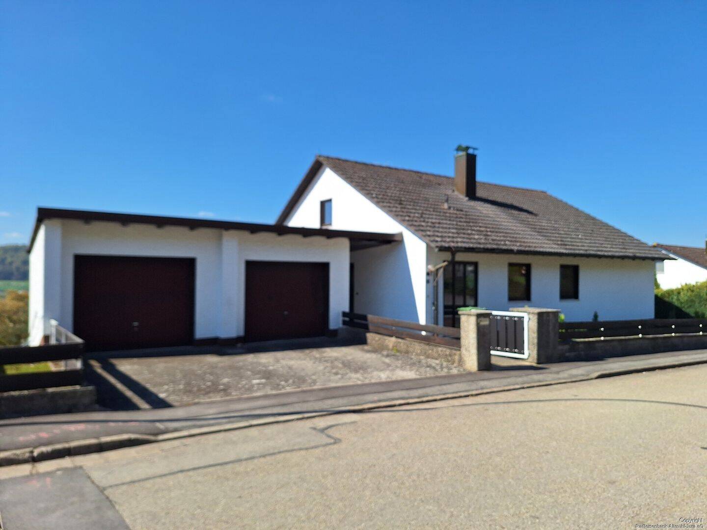 Thumbnail-Großzügiges Einfamilienhaus mit Einliegerbereich, Doppelgarage und traumhaftem Fernblick
