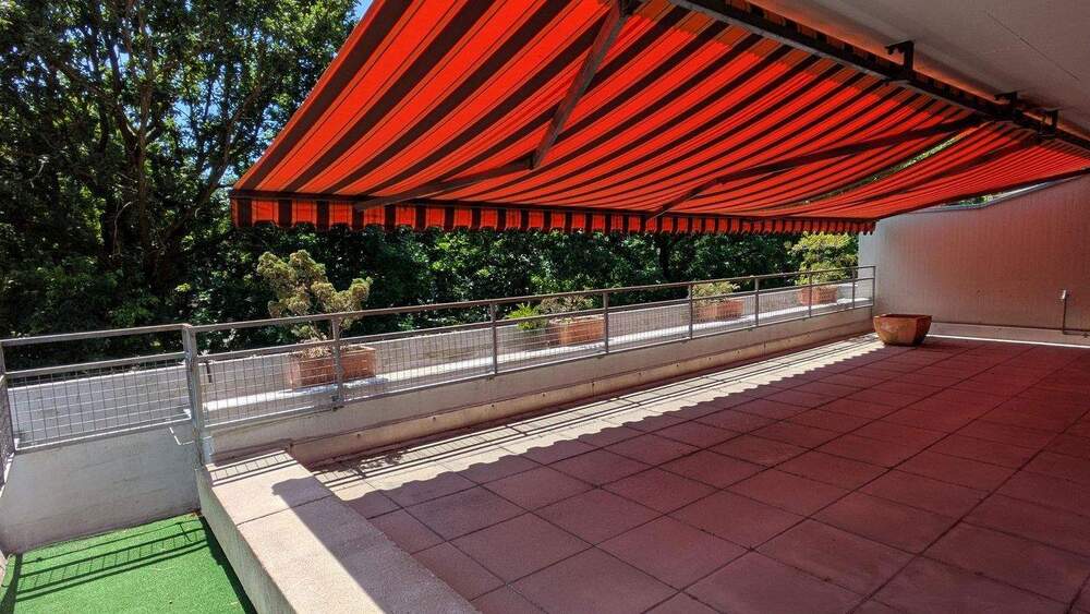 Thumbnail-große Sonnen Terrasse mit komfortabler und großzügiger 3,5 Zimmer Wohnung