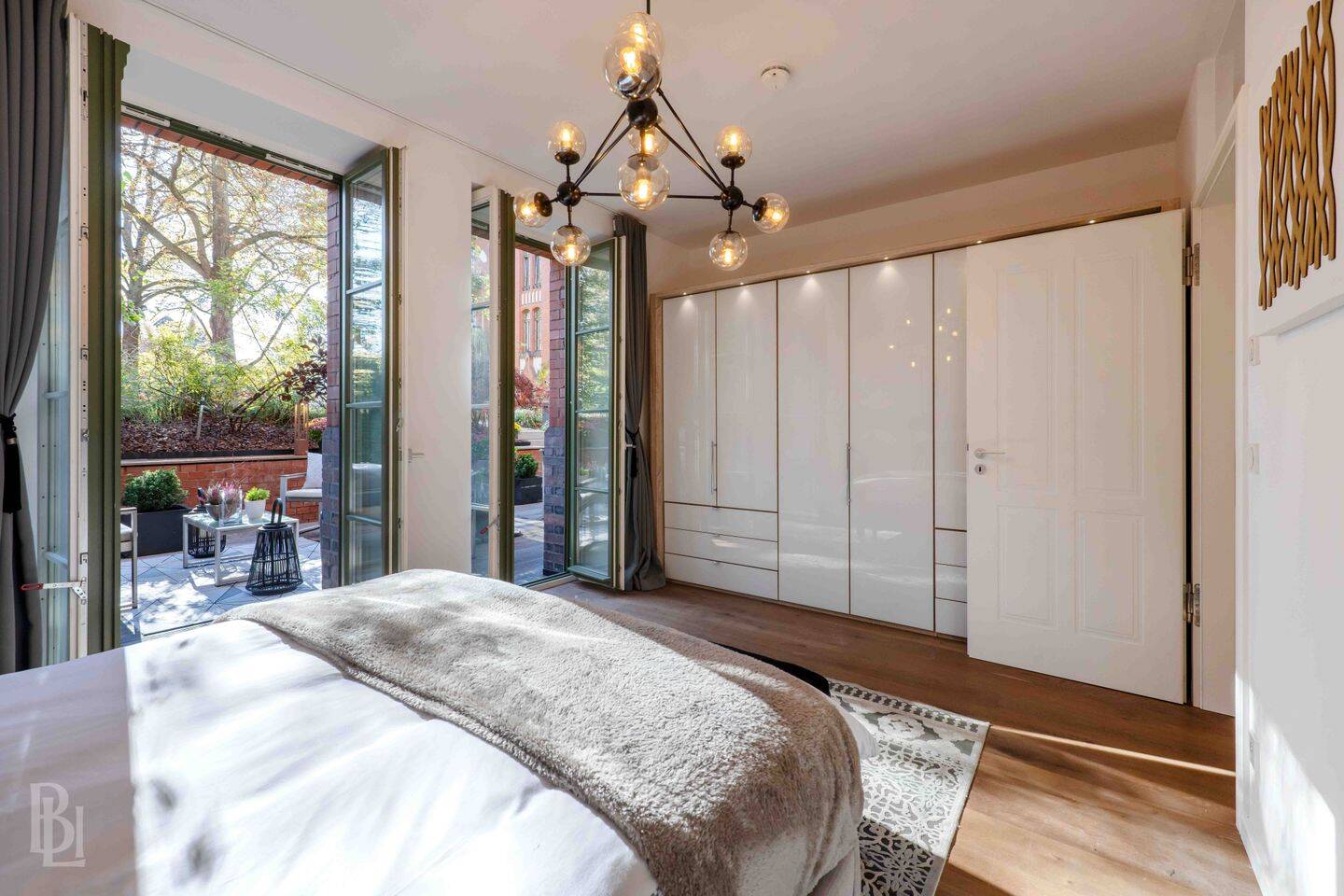 Thumbnail-Altbau-Highlight Charlottenburg - hochwertige Wohnung mit großzügiger Terrasse
