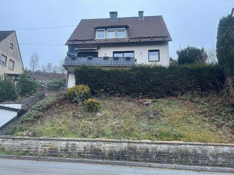 Thumbnail-Familienfreundliches Einfamilienhaus mit einer Garage, Terrasse, schönem Garten und tollem Ausblick in Höhenlage von Werdohl-Eveking...