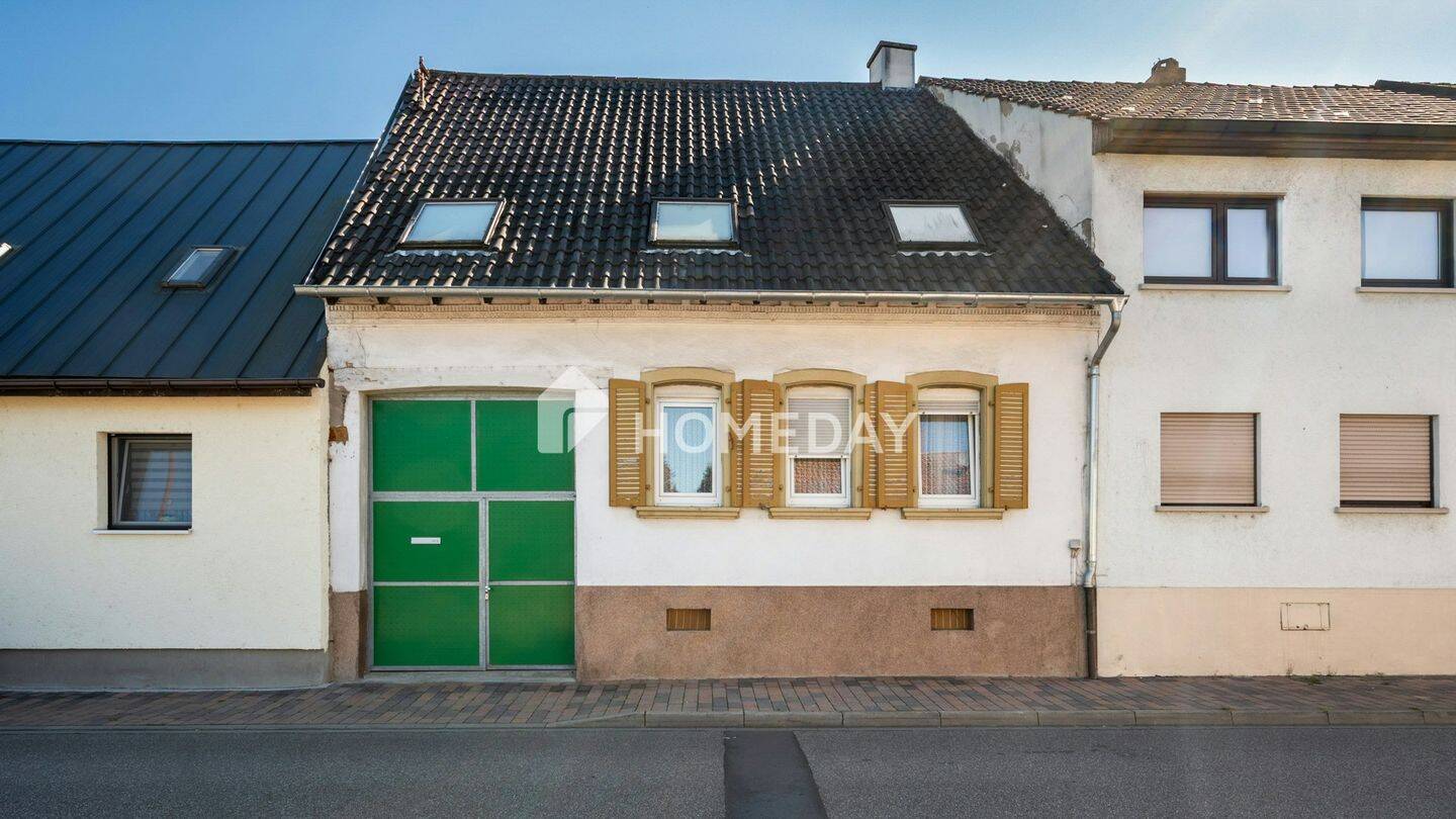Thumbnail-Zwei Wohneinheiten, ein Zuhause: charmantes Reihenhaus mit Anbau und vielseitigem Platzangebot in P