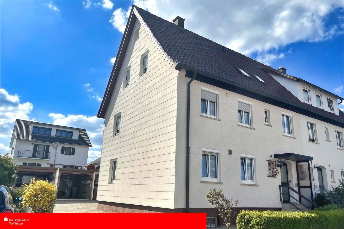 Thumbnail-Große DoppelhaushälfteZweifamilienhaus mit Garage in Trossingen