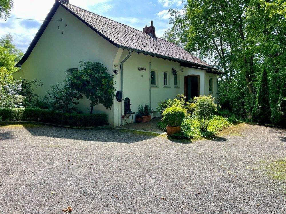 Thumbnail-*Einfamilienhaus in traumhafter Lage zur Miete*