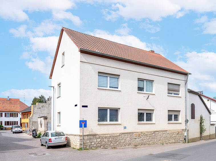 Thumbnail-Sehr solides 175 m²-Haus mit 8 (!) Zimmern in Bubenheim zu einem günstigen Preis