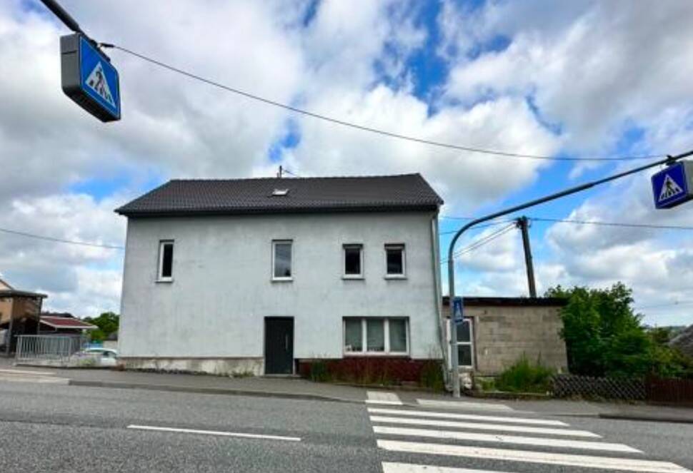 Thumbnail-Renovierungsbedürftiges Zweifamilienhaus (teilweise saniert) mit Potenzial und Garage in Roth